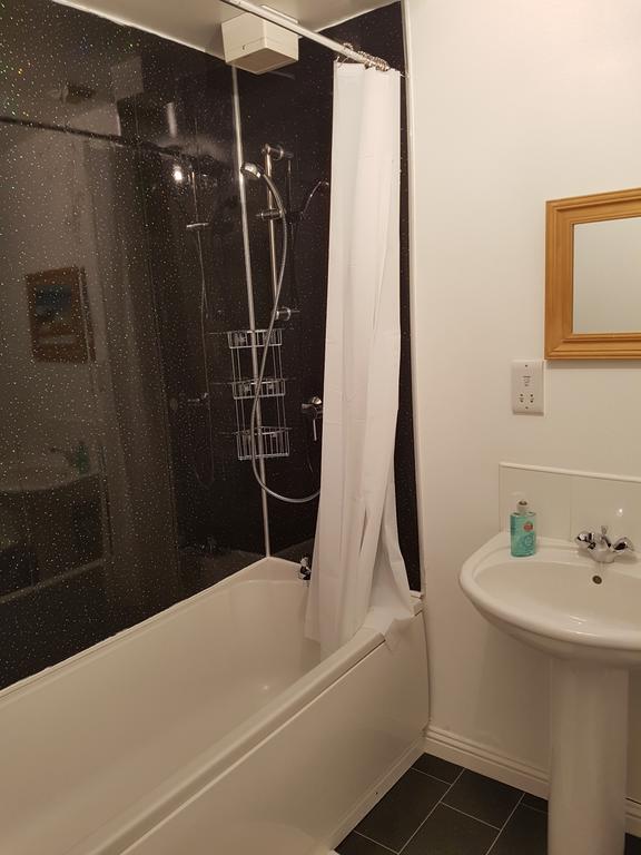 Bathgate Contractor And Business Apartment 外观 照片